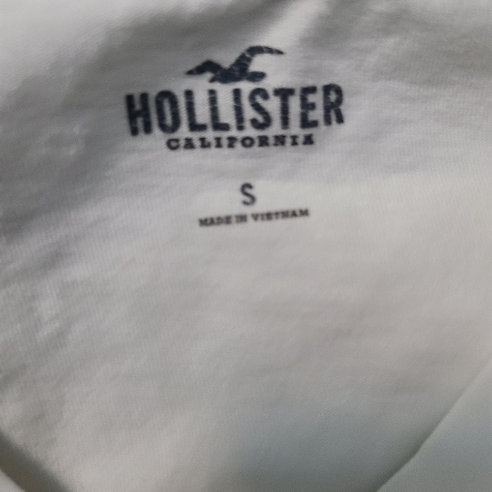 🤝 Sold 🤝 Hollister T-shirt Short Sleeve - Picture 2 of 3